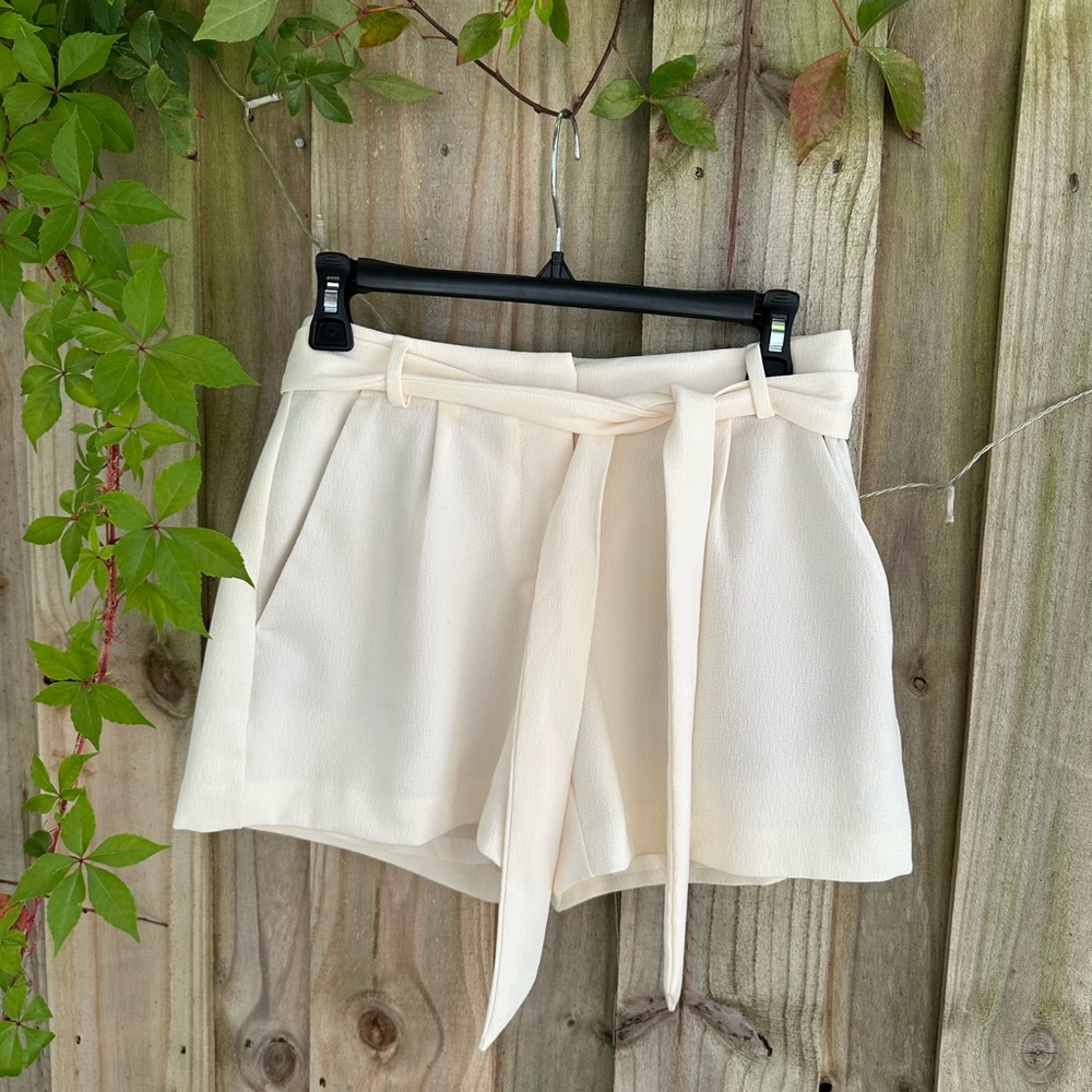 Elegant Cream Loft Women's Pleated Shorts